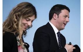 Renzi e Madia  sorridenti e soddisfatti