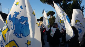 6-Bandiere in manifestazione